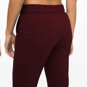 Lululemon On the Fly 7/8 Pant Garnet